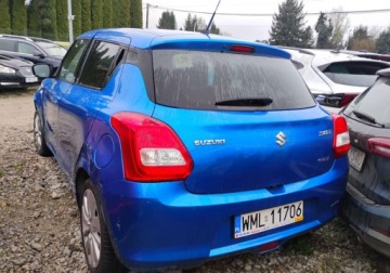 Suzuki Swift VI Hatchback 1.2 DualJet 90KM 2020 Suzuki Swift 2020r, SALON POLSKA. Uszkodzony prawy przod. Pali. 1.2 90KM, zdjęcie 3