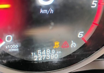 Volvo V70 III Kombi Facelifting 2.0 D3 DRIVE-E 150KM 2015 Volvo V70 2015r 2.0 Diesel. Uszkodzony lewy tyl. Jezdzi. 2.0 Diesel 150KM, zdjęcie 11