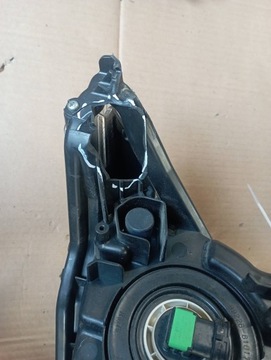 NISSAN QASHQAI II 2 J11 LAMPA PRAWA PRZÓD PRZEDNIA EUROPA