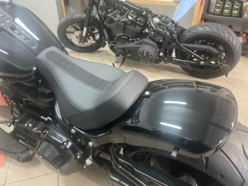 Короткое Custom Bobber крыло с сиденьем - Harley Fat Boy / Breakout 2018