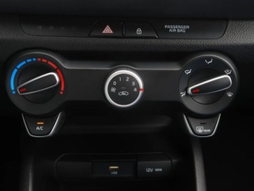 Kia Stonic I Crossover Facelifting 1.0 T-GDI 100KM 2020 Kia Stonic 1.0 T-GDI, Salon Polska, Automat, zdjęcie 12