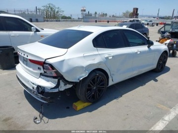 Volvo S60 III 2024 Volvo S60 Recharge Plug-In Hybrid T8 Plus Black Edition 2024 2.0l 2.0 312KM, zdjęcie 5