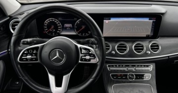 Mercedes Klasa E W213 Limuzyna 2.0 220d 194KM 2019 Mercedes-Benz Klasa E Salon PL 4Matic Kamera Czujniki PRE-SAFE CarPlay And, zdjęcie 12