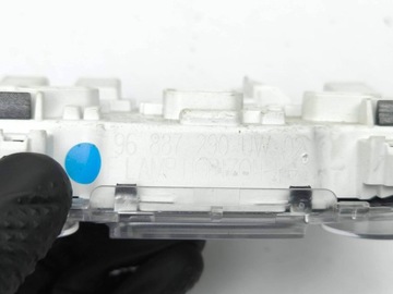 JEEP AVENGER 2024 SVĚTLO SEDADLA PŘEDNÍHO