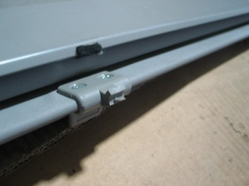 NISSAN X-TRAIL T30 ROLETA KUFRU ZADNÍ