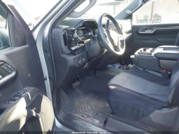 Chevrolet Silverado II 2023 Chevrolet Silverado 1500 Standard Bed Rst 2023 5.3 Benzyna 355KM, zdjęcie 9