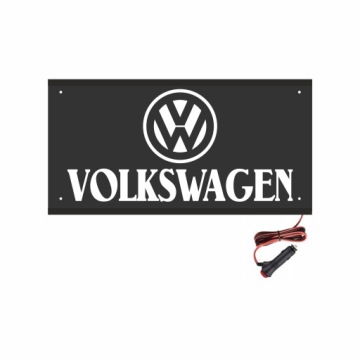 Tabule 60x30 na zadní straně logo Volkswagen 24V nad postelí
