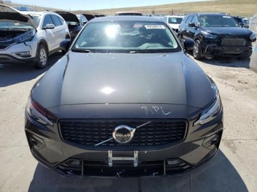 Volvo 2024 Volvo S60 2024, 2.0L, 4x4, PLUS, od ubezpieczalni 2.0 Benzyna 247KM, zdjęcie 2