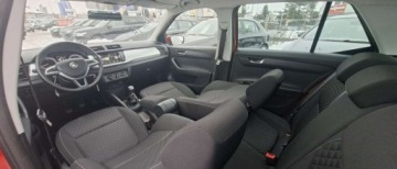 Skoda Fabia III Hatchback 1.2 TSI 90KM 2015 Skoda Fabia Skoda Fabia 1.2 TSI Cool Edition Red amp Grey 1.2 Benzyna, zdjęcie 26