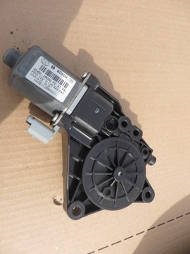 82460-2R000 MOTOREK SKEL PRAVÝ PŘEDNÍ I30 (X)