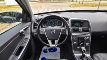 Volvo XC60 I SUV Facelifting 2.0 D4 DRIVE-E 181KM 2015 Volvo XC60 D4 Summum 2.0 D4| Panorama | Kamera | LED | Zarejestrowany w PL, zdjęcie 32