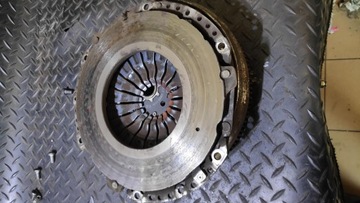 KOLO DVOUHMOTNÉ SPOJKA 1.6 THP RCZ 9675020780