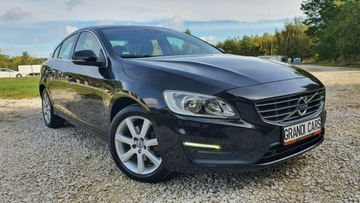 Volvo S60 II Sedan Facelifting 2.0 D3 DRIVE-E 150KM 2015 Volvo S60 2.0 D3 150KM # Momentum # NAVI # Automat, zdjęcie 2