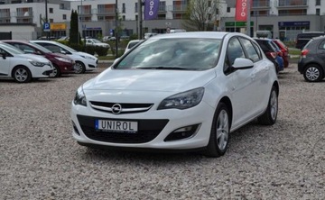 Opel Astra J Hatchback 5d 1.4 Twinport ECOTEC 100KM 2012 Opel Astra LIFT Benzyna Parktronic