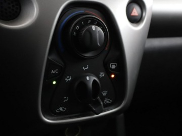 Toyota Aygo II Hatchback 5d 1.0 VVT-i 69KM 2016 Toyota Aygo klima Bluetooth tempomat niski, zdjęcie 23