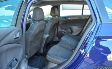 Opel Astra K Sports Tourer 1.6 CDTI 110KM 2017 Opel Astra 1,6CDTI Bezwypadkowa 2017 r. 1.6 Diesel 110KM, zdjęcie 7