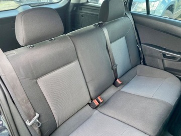 Opel Astra H Kombi 1.4 TWINPORT ecoFLEX 90KM 2010 Opel Astra Edition 111 Jahre 1.4 Benzyna 90KM, zdjęcie 14