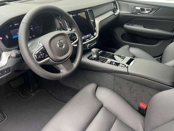 Volvo V60 II  2025 VOLVO V60 T6 AWD Plug-In Hybrid Plus Dark Combi (398 KM) 2025, zdjęcie 9