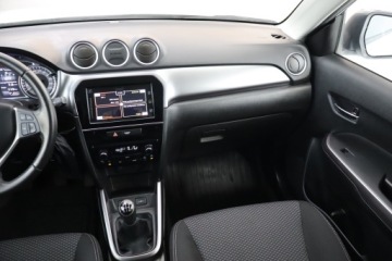 Suzuki Vitara III SUV Facelifting 1.0 BoosterJet 111KM 2019 Suzuki Vitara 1.0 BoosterJet, Salon Polska, Klima, zdjęcie 7