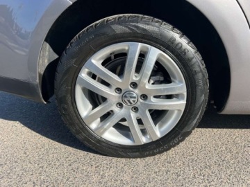 Volkswagen Touran I 1.9 TDI 105KM 2010 Volkswagen Touran 1.9 TDI Klimatyzacja Parktronic tyl El.szyby El.lusterka, zdjęcie 15