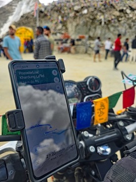 ДЕРЖАТЕЛЬ ТЕЛЕФОНА НА МОТОЦИКЛЕ С ИНДУКТИВНЫМ ЗАРЯДНЫМ УСТРОЙСТВОМ 15 ВТ ИДЕАЛЬНО ДЛЯ ВНЕДОРОЖЬЯ