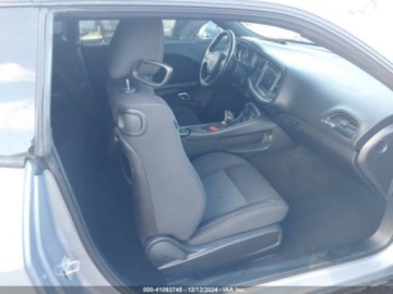 Dodge Challenger III 2019 Dodge Challenger 2019 Dodge Challenger SXT RWD 3.6 Benzyna 305KM, zdjęcie 10