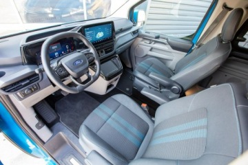 Ford Tourneo Custom II  L1 2.5 Plug-in Hybrid  232KM 2025 Ford Tourneo Custom SPORT 8-osób L1H1 2.5 PHEV, zdjęcie 9