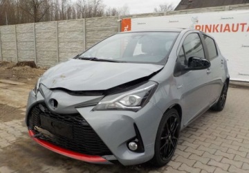Toyota Yaris III Hatchback 5d Facelifting 2017 1.5 Hybrid 100KM 2019 Toyota Yaris GR-Sport Okazja 1.5 Hybryda 100KM, zdjęcie 7
