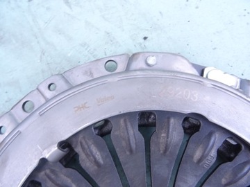 НАЖИМНОЕ КОЛЕСО СЦЕПЛЕНИЯ HYUNDAI SANTA FE I 2.0CRDI