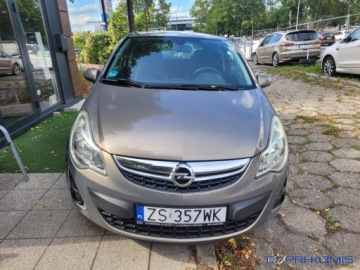 Opel Corsa D Hatchback 5d Facelifting 1.2 Twinport ECOTEC 70KM 2012 Opel Corsa 1.2i wersja 150 Jahre Bezwypadkowa 1.2 Benzyna 70KM, zdjęcie 11