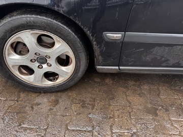 BLATNÍK LEVÝ PŘEDNÍ VOLVO V70 II S60 452-46
