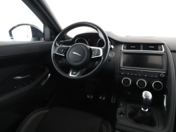 Jaguar E-Pace SUV 2.0 i4D 180KM 2019 Jaguar E-Pace 4x4 automat panorama full LED klima, zdjęcie 15