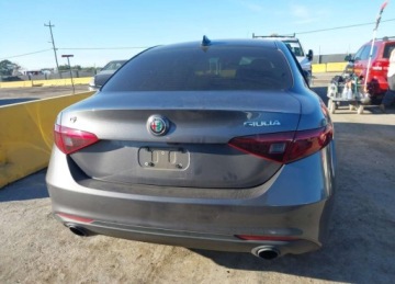 Alfa Romeo Giulia II 2023 Alfa Romeo Giulia ALFA ROMEO GIULIA TI AWD 2.0 Benzyna 284KM, zdjęcie 2