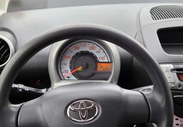 Toyota Aygo I Hatchback 5d Facelifting 1.0 VVT-i 68KM 2012 Toyota Aygo 1,0 Ben Klima Benzyna 68KM, zdjęcie 10