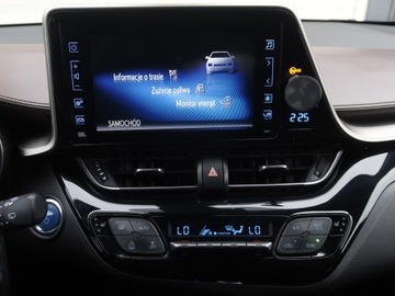 Toyota C-HR I Crossover 1.8 Hybrid 122KM 2017 Toyota C-HR 1.8 Hybrid, Automat, Skóra, Navi, zdjęcie 11