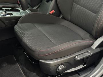 Ford Focus III Kombi Facelifting 1.5 TDCi 120KM 2018 Ford Focus ST Line / CarPlay/AndroidAuto / Nawigac, zdjęcie 9