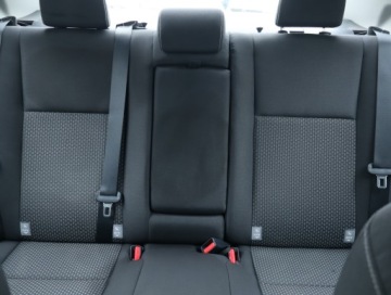 Toyota Corolla XI Sedan 1.6 Valvematic 132KM 2015 Toyota Corolla 1.6 Valvematic, Salon Polska, zdjęcie 9