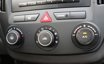 Kia Ceed I Hatchback 1.4 109KM 2009 Kia Ceed Kia Ceed I Kia Ceed I 1.4 1,4 16V KLimatyzacja Multifunkcja Kompu, zdjęcie 8