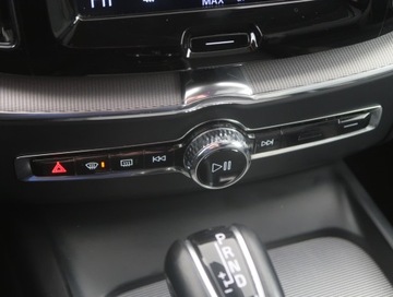 Volvo XC60 II Crossover T4 190KM 2019 Volvo XC60 T4, Salon Polska, Serwis ASO, Automat, zdjęcie 11