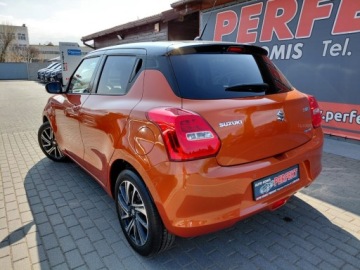 Suzuki Swift VI 2021 Suzuki Swift Hybryda Navi Kamera Klimatronik Asystent 1.2 Hybryda 83KM, zdjęcie 4