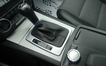 Mercedes Klasa C W204 Limuzyna Facelifting 180 CDI BlueEFFICIENCY 120KM 2012 Mercedes-Benz Klasa C REZERWACJA 180CDI 120KM LIFT Avantgarde Zero korozji, zdjęcie 19