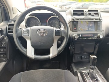 Toyota Land Cruiser VI MPV Faceliting 2.8 D-4D 177KM 2017 TOYOTA LAND CRUISER Bezwypadkowy 2.8 D-4D 177KM, Hak,Salon Polska,ASO,, zdjęcie 6