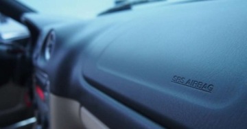 Mazda MX-5 II 1.6 16V 110KM 2004 Mazda MX-5 Memories LimitedEdition DrewnianeWykonczeniaJasna Skora1Wlascic, zdjęcie 16