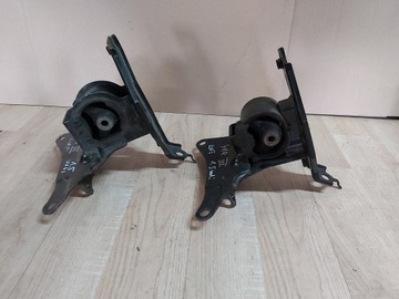 Toyota Yaris III poduszka skrzyni 1,5 vvti silnika