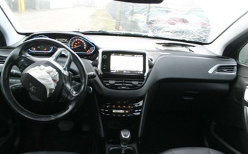 Peugeot 2008 I SUV Facelifting 1.2 PureTech 110KM 2018 Peugeot 2008 1.2 Benzyna 110KM, zdjęcie 10