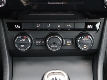 Skoda Superb III Kombi 1.8 TSI 180KM 2017 Skoda Superb 1.8 TSI, Salon Polska, Serwis ASO, zdjęcie 12