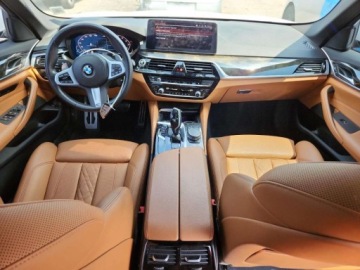 BMW Seria 5 G30-G31 2022 BMW Seria 5 540xi 2022 3.0l 3.0 Benzyna 335KM, zdjęcie 8