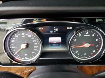 Mercedes Klasa E W213 2018 Mercedes-Benz Klasa E 2018 MERCEDES-BENZ E 300 4MATIC 2.0 Benzyna 241KM, zdjęcie 10