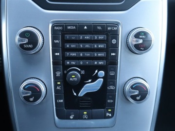 Volvo V70 III Kombi Facelifting 2.0 D4 DRIVE-E 181KM 2015 Volvo V70 D4, 178 KM, Automat, Skóra, Navi, Xenon, zdjęcie 11