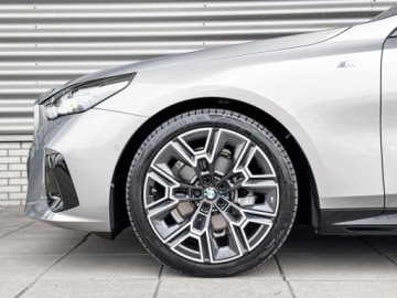 BMW Seria 5 G90-91 2025 BMW Seria 5 520i Sport Sedan 2.0 (208KM) 2025, zdjęcie 13